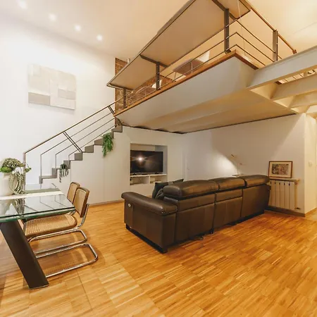 Bravissimo Cort Reial 15, Monthly * Χιρόνα