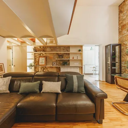 Bravissimo Cort Reial 15, Monthly * Χιρόνα