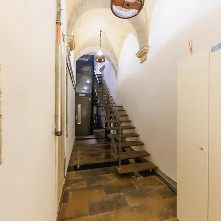 Bravissimo Cort Reial 15, Monthly Girona