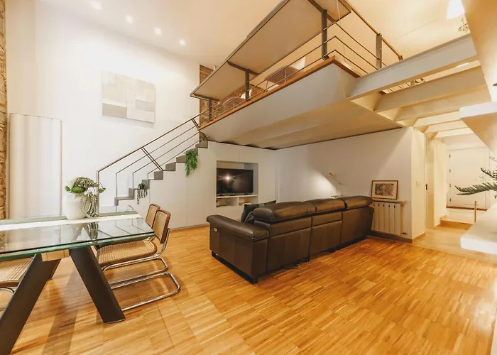 Bravissimo Cort Reial 15, Monthly * Χιρόνα
