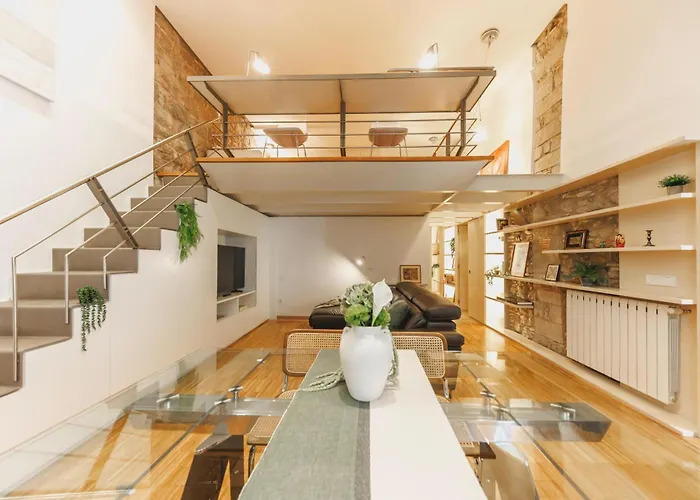 Bravissimo Cort Reial 15, Monthly * Χιρόνα
